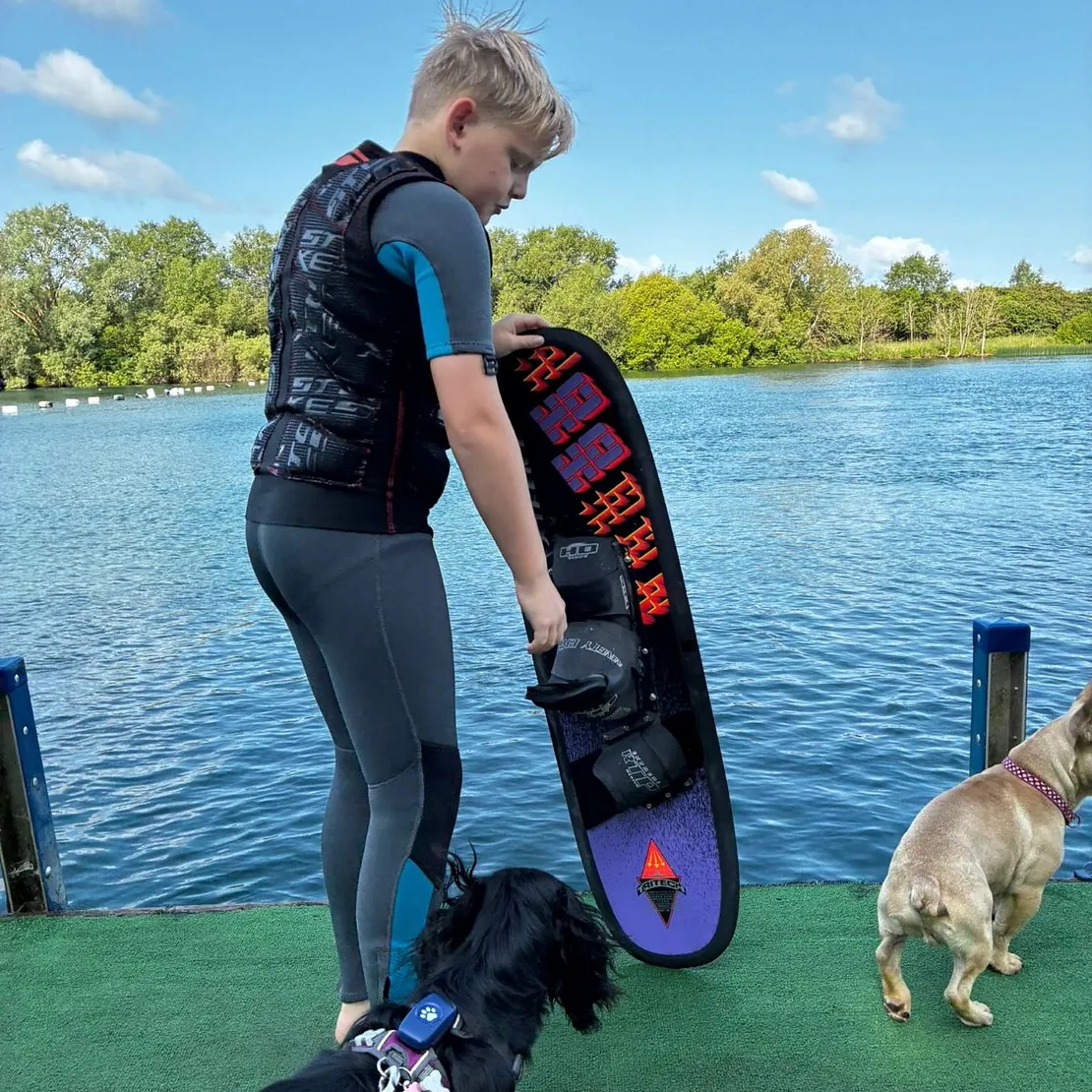 4 Lakes Waterski School - Watersports on the Cotswold Lakes