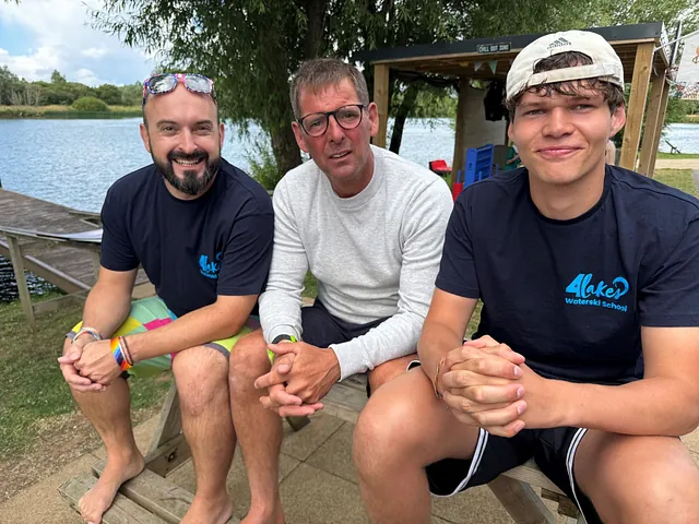 4 Lakes Waterski School - Watersports on the Cotswold Lakes