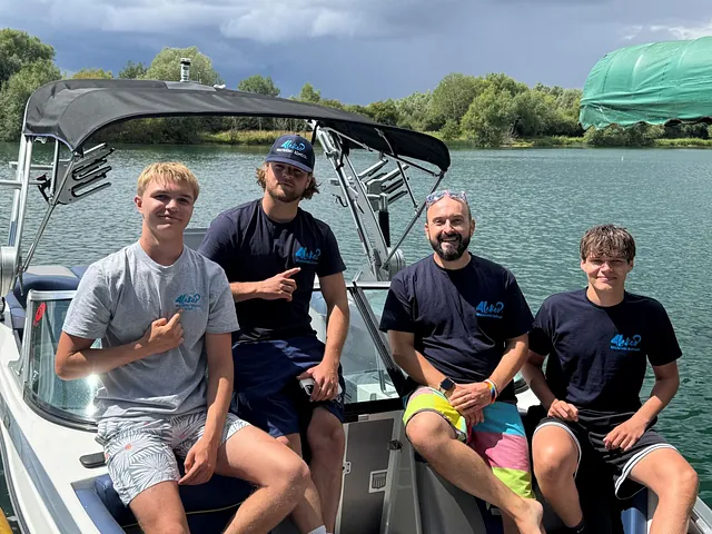 4 Lakes Waterski School - Watersports on the Cotswold Lakes