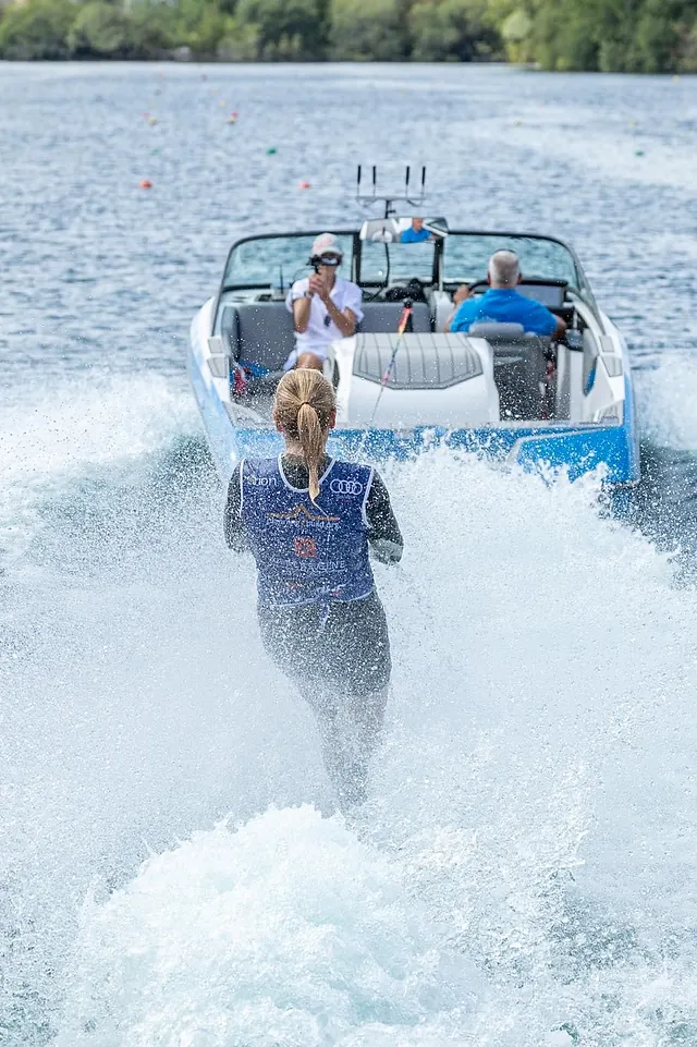 4 Lakes Waterski School - Watersports on the Cotswold Lakes