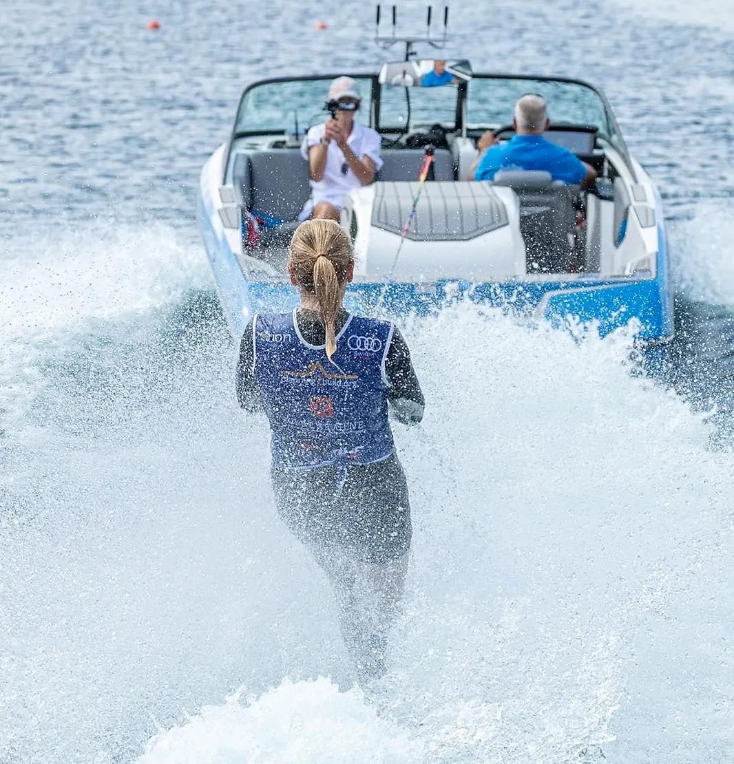 4 Lakes Waterski School - Watersports on the Cotswold Lakes