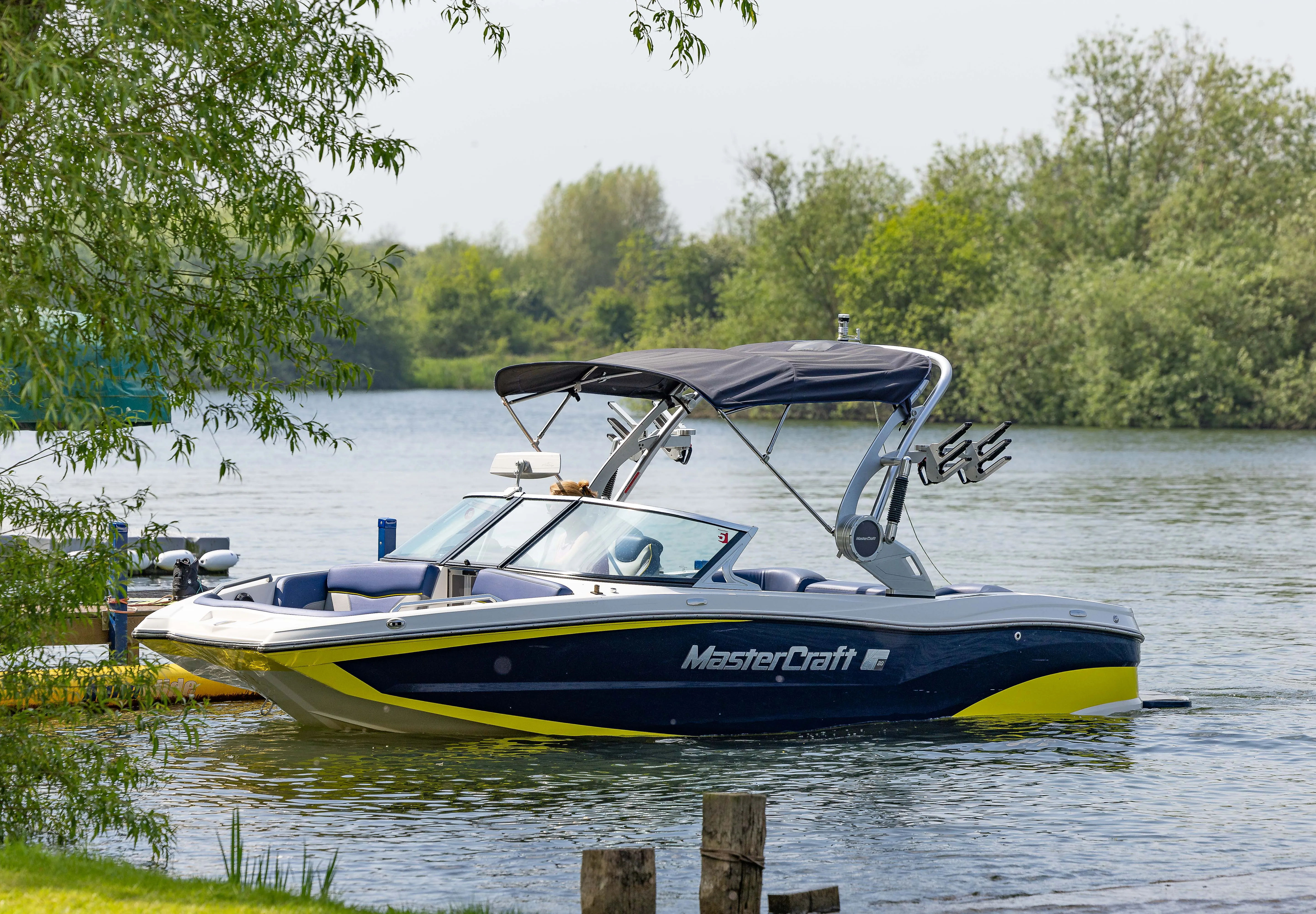 4 Lakes Waterski School boat on the Cotswold Water Park