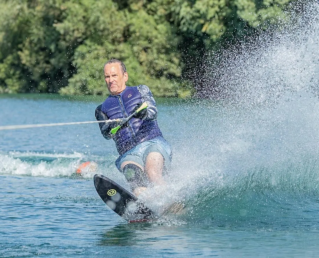 4 Lakes Waterski School - Watersports on the Cotswold Lakes