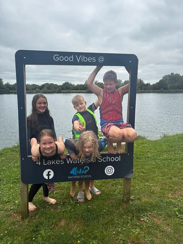 4 Lakes Waterski School - Watersports on the Cotswold Lakes