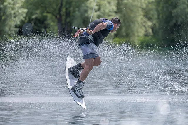 Wakeboarding on the Cotswold water park