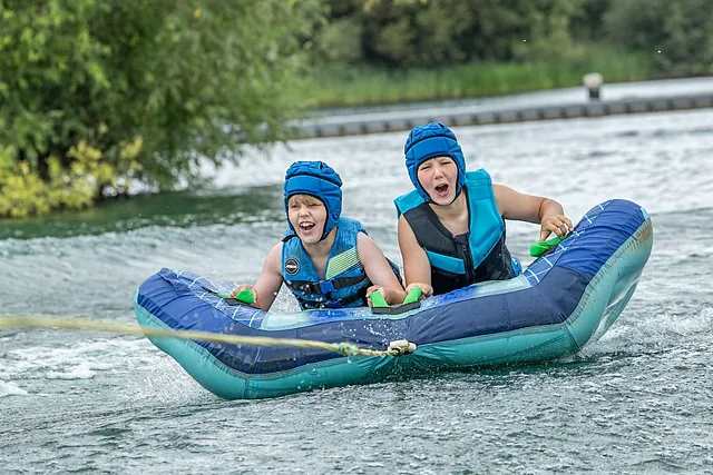 4 Lakes Waterski School - Watersports on the Cotswold Lakes