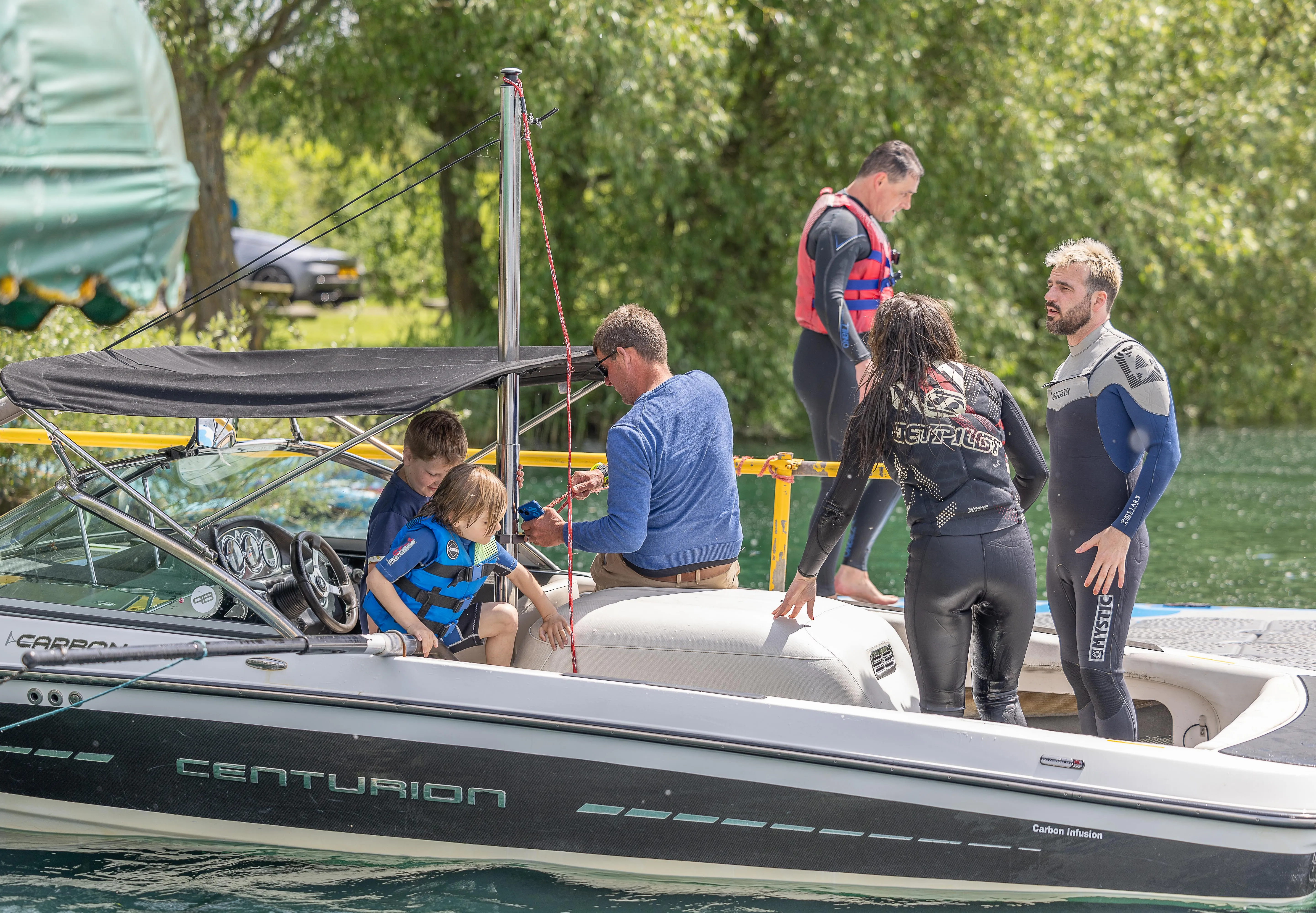 Family waterskiing session
