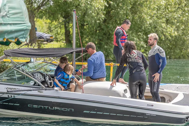 Family waterskiing session