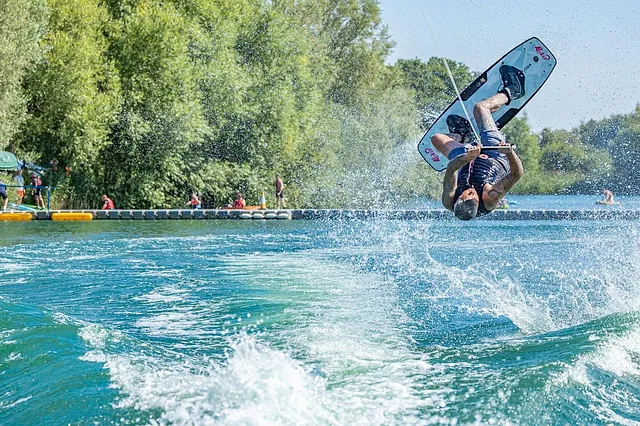 4 Lakes Waterski School - Watersports on the Cotswold Lakes