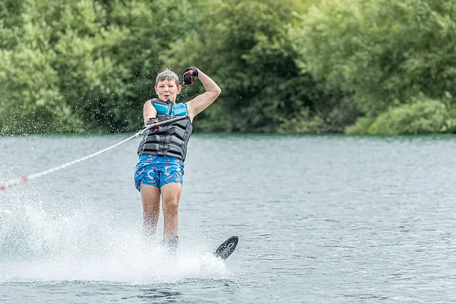 4 Lakes Waterski School - Watersports on the Cotswold Lakes