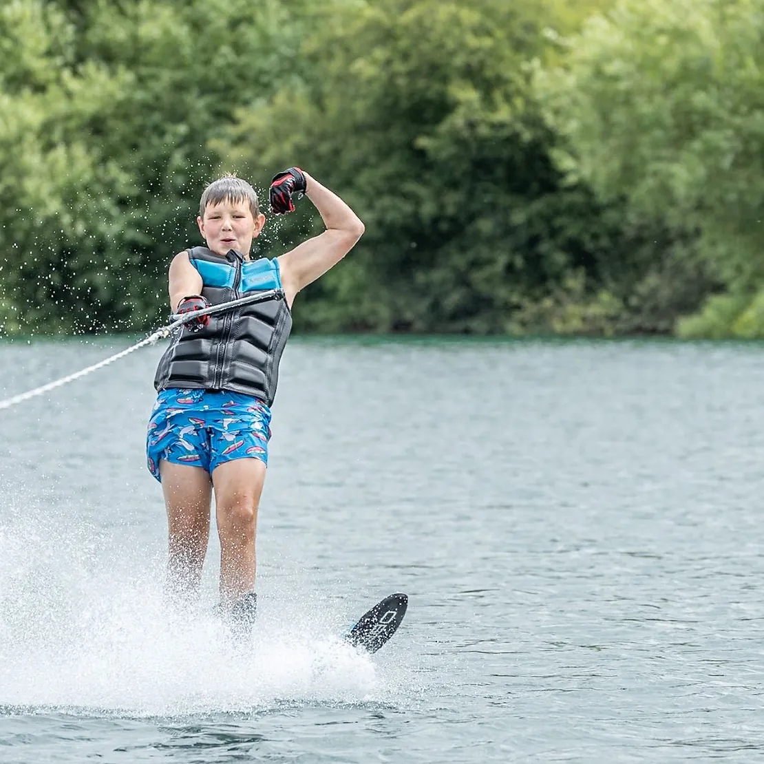 4 Lakes Waterski School - Watersports on the Cotswold Lakes
