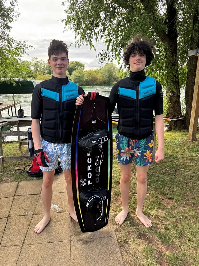 4 Lakes Waterski School - Watersports on the Cotswold Lakes