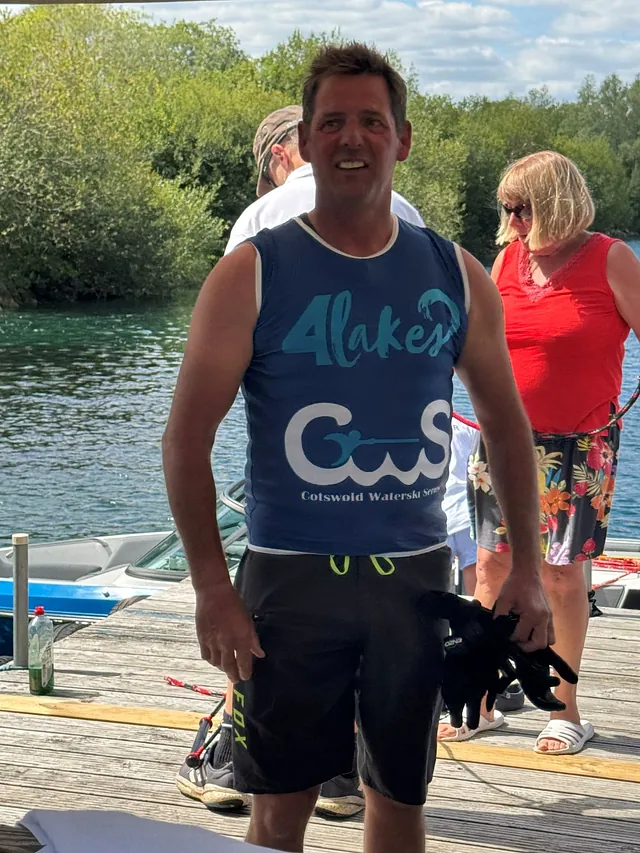 4 Lakes Waterski School - Watersports on the Cotswold Lakes