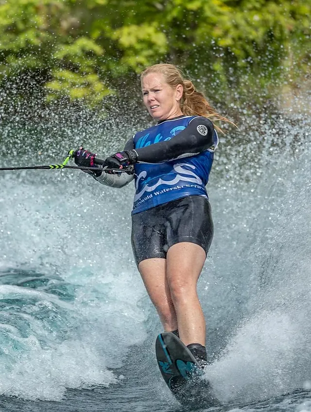 4 Lakes Waterski School - Watersports on the Cotswold Lakes