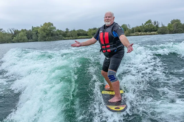 Wakesurfing on the cotswold lakes