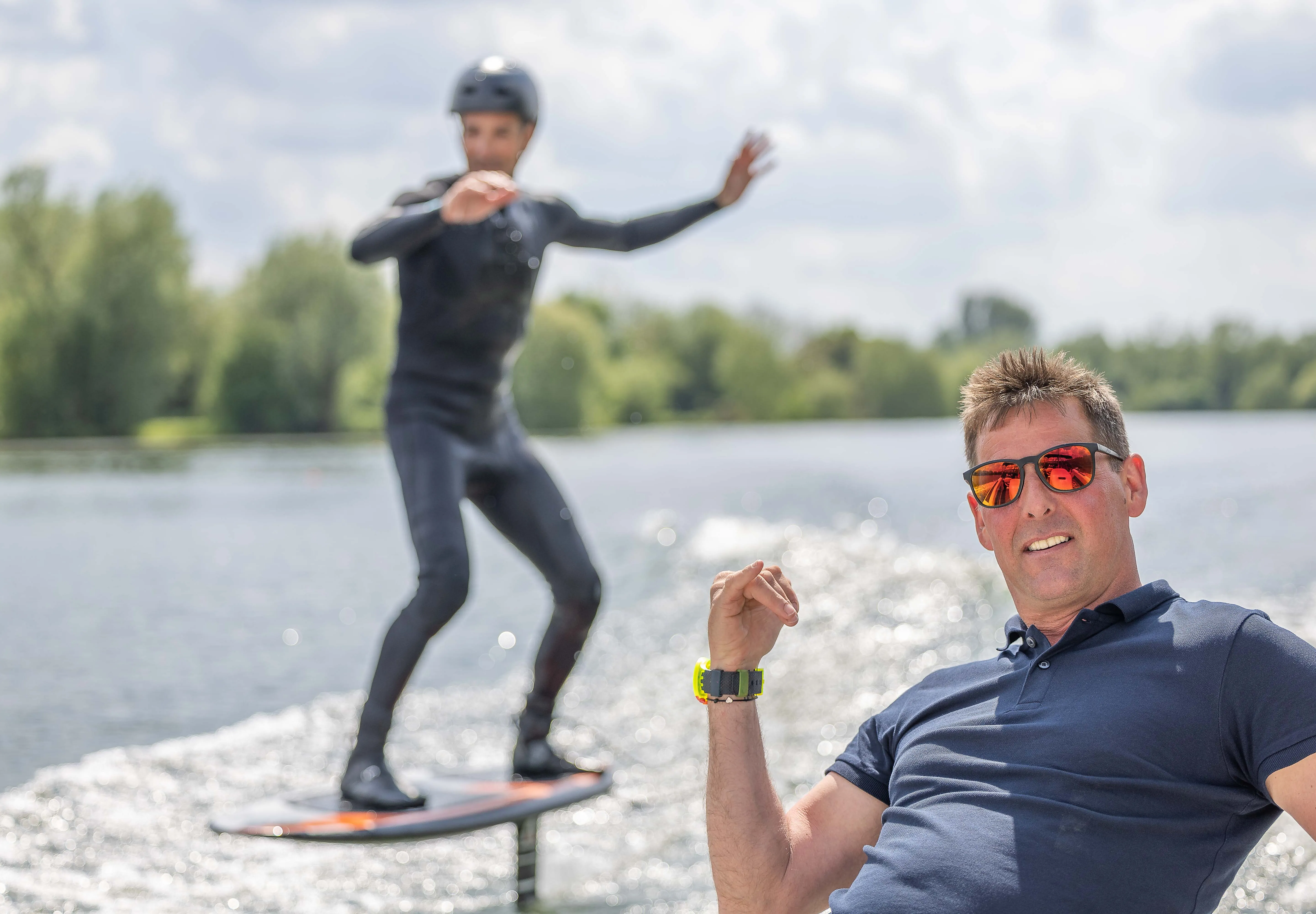 Wakefoiling on the Cotswold Water Park
